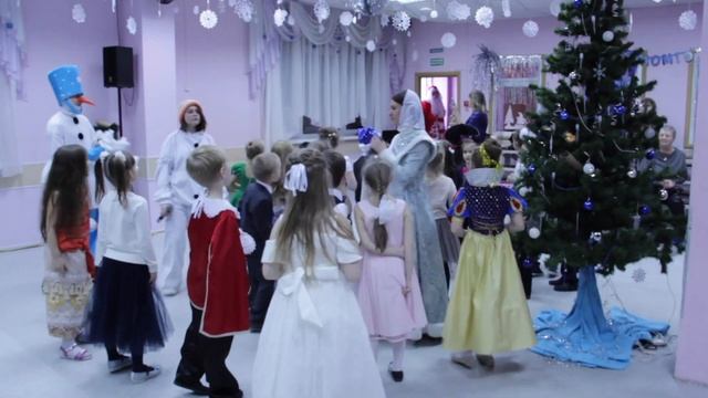 Новый год в МАУ ДО ЦРТДиЮ «Грант» 1-Б класс, Школа №40. Декабрь'17 (короткая версия 6 минут)