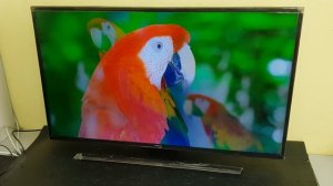 Телевизор 43 дюйма Samsung UE43KU6000U с дефектом