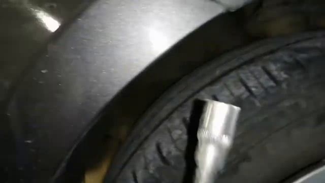 Hyundai Solaris Замена лампочек ходовых огней (необычный способ) смотреть онлайн