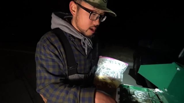Overnight Urban Stealth Truck Camping at McDonald's! смотреть онлайн