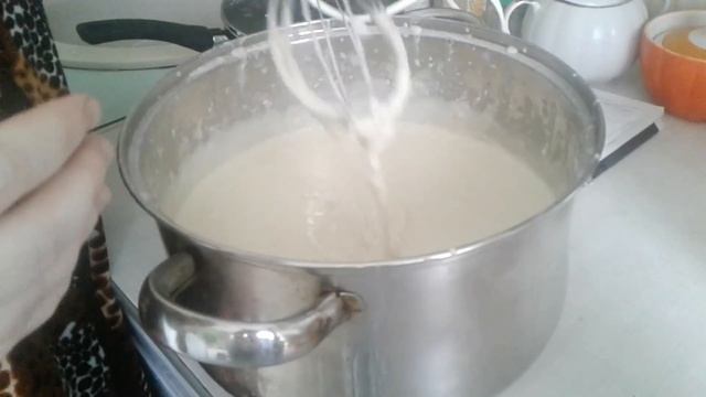 Вкусные тонкие блины на кефире, пальчики оближешь смотреть онлайн