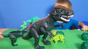 ДИНОЗАВРЫ Тиранозавр vs Стегозавр Тирано нападает...  Детское Видео про Динозавров для Детей