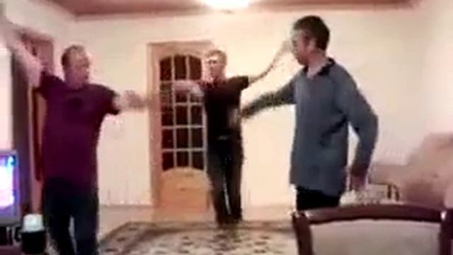 пьяные мужики танцуют лезгинку смотреть онлайн