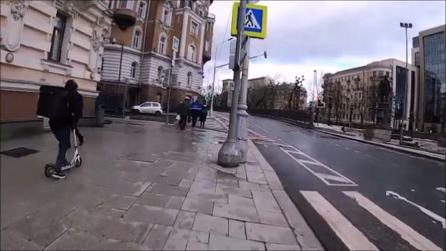 у метро "Сретенский бульвар" смотреть онлайн