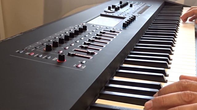 Roland Fantom 8 Multisampling Piano смотреть онлайн