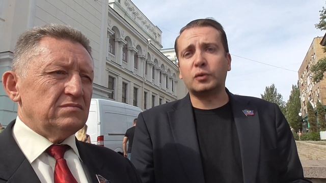 Чурон Михаил Владимирович на похоронах Александра Захарченко смотреть онлайн