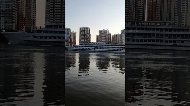 Теплоход Феликс Дзержинский. Река Нева. Санкт-Петербург. смотреть онлайн