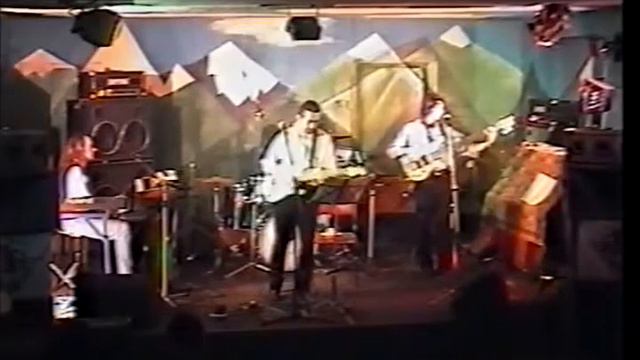 08 Группа ИльченкО клуб Перевал 8 марта 1997 Бомж смотреть онлайн
