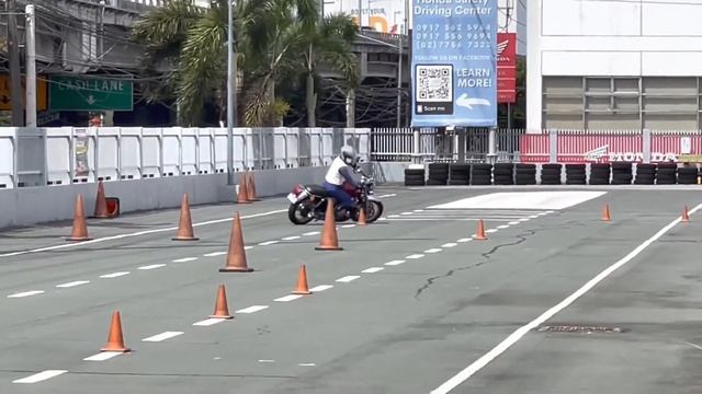 Instructor demo MotoGymkhana at Honda Safety Driving Center 20220212 смотреть онлайн