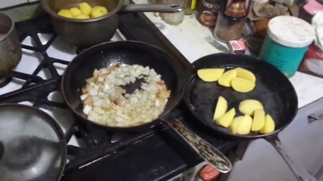 Картошка жареная на Сале по Шоферски особым способом .Fried potatoes in lard. смотреть онлайн