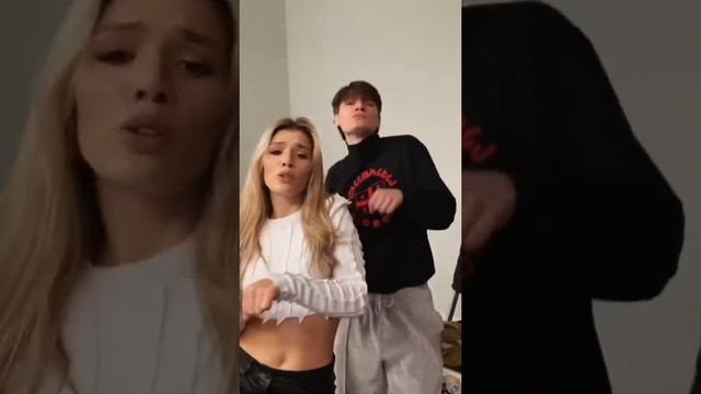 Я его фэн?Кто знает, как отметить Сашу?Напишите в комментариях плиз?Не могу найти?#gudok_gudok смотреть онлайн