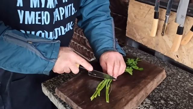 ШАМПИНЬОНЫ С ЧЕСНОКОМ НА КОСТРЕ НА САДЖЕ. ГРИБЫ БЕЗ ЗАМОРОЧЕК #106 смотреть онлайн