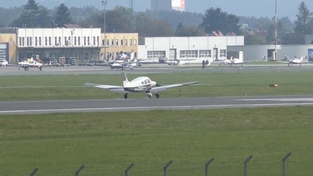 Motorflug Graz Piper PA-28-181 Archer II landing at Graz Airport | D-ESAH смотреть онлайн