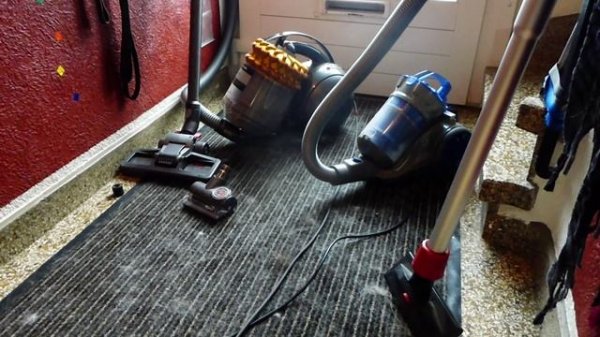 Das Duell der Staubsauger