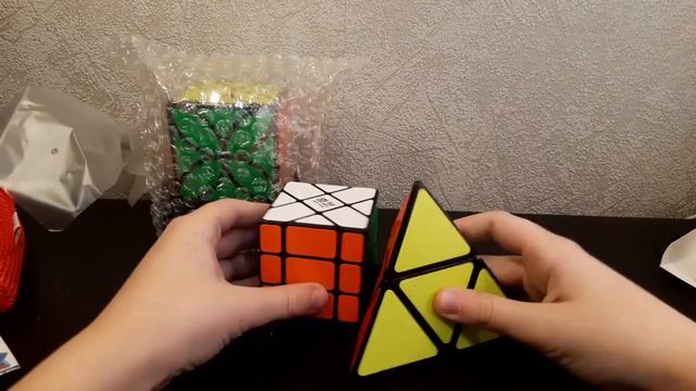 Распаковка и обзор (Unpacking) CloverCube, FisherCube и Piraminx 2x2 смотреть онлайн