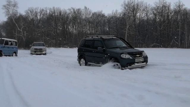 Монстр УАЗ с мотором 3UZ. Сергиевские зимние покатушки. смотреть онлайн