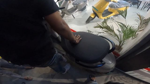 OLA electric scooter এখন কলকাতায় @39999 only EMI option full details price @OlaElectric #kolkata смотреть онлайн