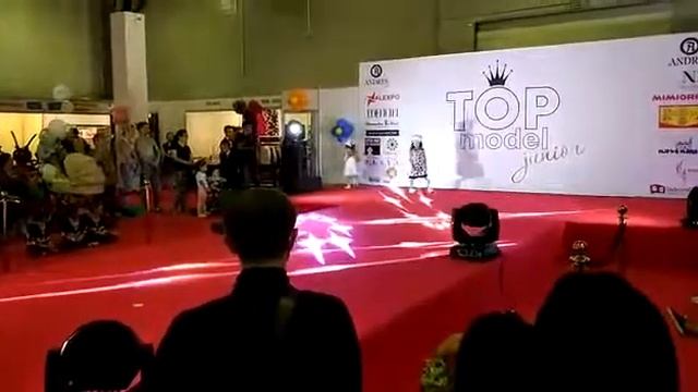 Карнавалофф, показ на выставке