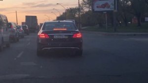 Российский авто , на гос номерах флаг Украины , Мерседес Бенц С 5.5 AMG