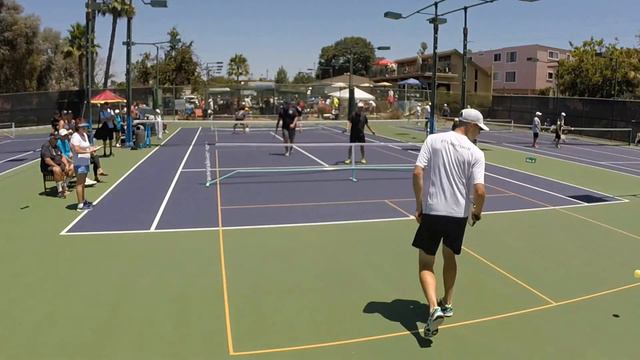 2017 So Cal Classic Pickleball Tournament 19+ MD Open Roberts/Loong vs Bucher/Berg смотреть онлайн