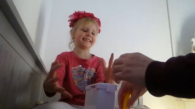 ЯНА ИГРАЕТ В ИГРУ КАКАШКА POOP GAME смотреть онлайн