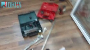 Переворачиваем створку окна ПВХ на другую сторону!