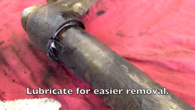 Ford 7.3 Powerstroke diesel. Oil leak from the oil cooler seals. смотреть онлайн