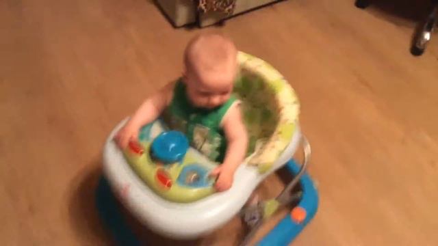 Матфей бегает в ходунках 🍼💪✌🏻️ смотреть онлайн
