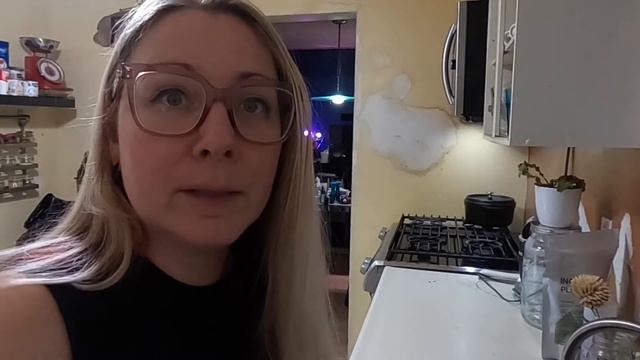 PLANT WITH ME: Tomatoes & Peppers | Growing food in small spaces смотреть онлайн