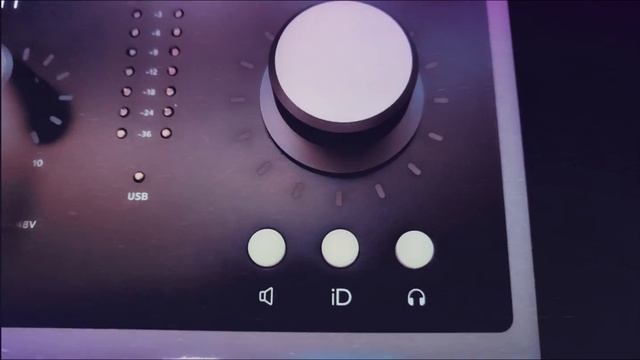Audient ID14 MKII Audio Interface Unboxing смотреть онлайн