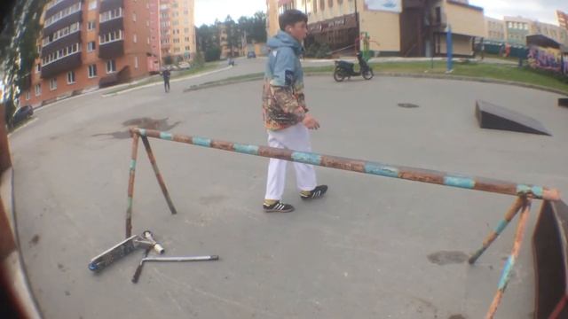 Очень жёсткое падение на самокате!!!