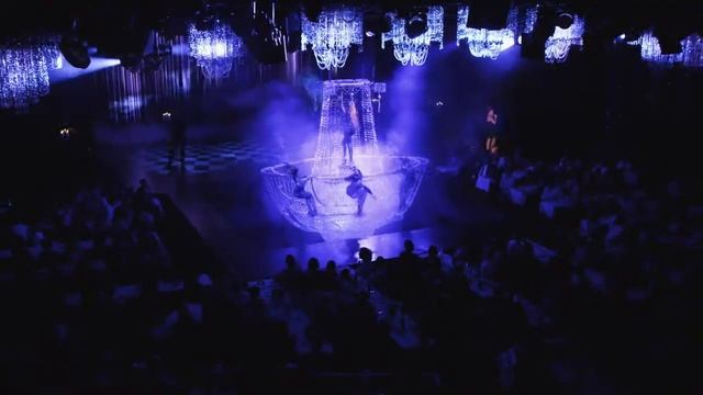 Diese Show ist atemberaubend: Lido Paris – Travelcircus смотреть онлайн