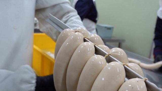 소시지공장 Mass production! Amazing Authentic German Sausage Making Process - Korean food factory смотреть онлайн