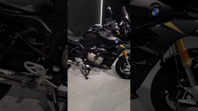 BMW S 1000 XR смотреть онлайн