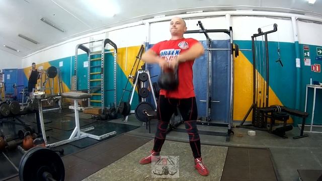 Бэтмен круговая тренировка ! смотреть онлайн