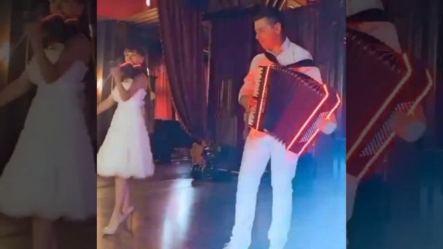 Музыкально-световое шоу Томск * Музыканты в Томске * Аккордеон и Скрипка Томск смотреть онлайн