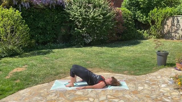 Spécial Cuisses - Cours de Pilates de Marie-Laure (30mn) - tous niveaux смотреть онлайн