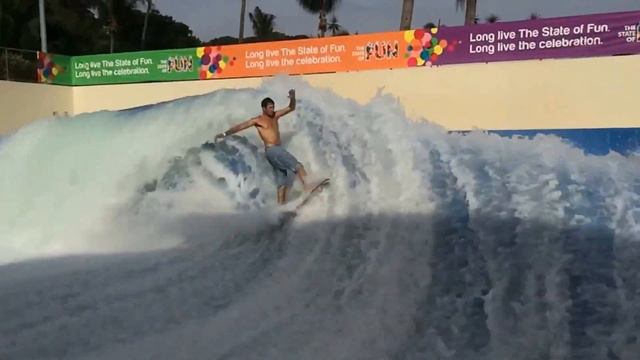 Flow Daze 04 - Eric Silverman FlowRider FlowBarrel
