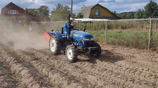 Трактор Русич-244 и картофелекопалка Wirax смотреть онлайн