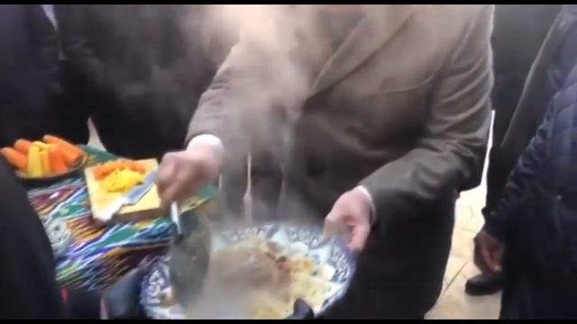 ЖИРИНОВСКИЙ В УЗБЕКИСТАНЕ: ТАНЦЫ, ПЛОВ, ПОДАРКИ И ЗАСТОЛЬЕ смотреть онлайн
