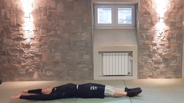 Кувырок назад согнувшись в стойку на руках смотреть онлайн