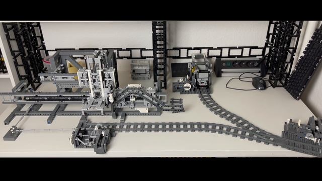 Lego GBC - Train Module Type 1 - Crane Loader with new gearbox смотреть онлайн