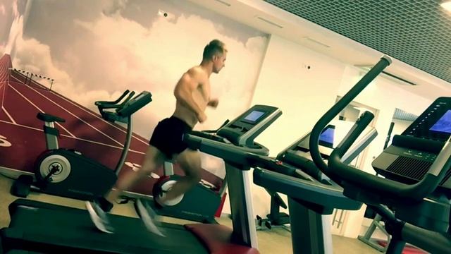 Мужчина на диване - 2 смотреть онлайн