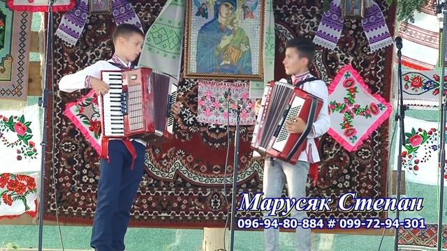 Горіла сосна на акардіоні та баяні День села Либохора смотреть онлайн