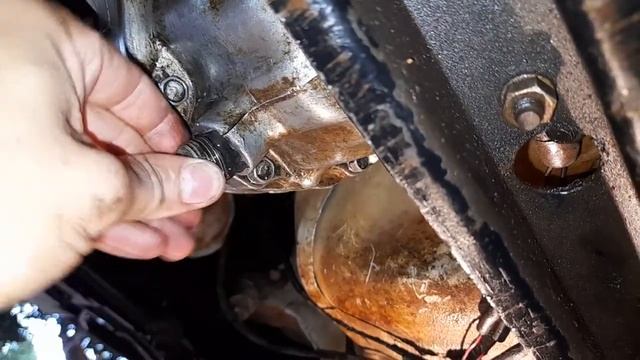 Nissan1400 How to drain the gearbox oil смотреть онлайн