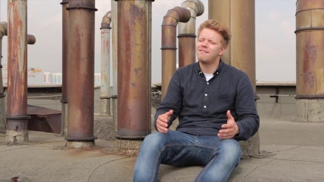 Бахыт Кенжеев "Ни месяца ни звезд в оконной яме...". Читает Алексей Сергеев смотреть онлайн