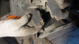 Замена передних тормозных колодок Рено Логан (Renault Logan) и Лада Ларгус