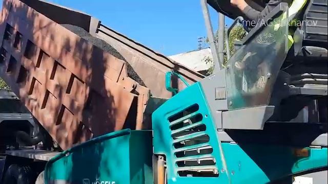 На ул. Орджоникидзе ведутся работы по текущему ремонту дорожного покрытия 21.09.2022 смотреть онлайн