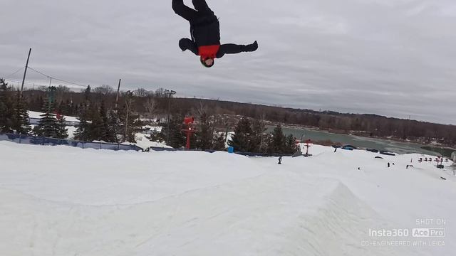 BACKFLIP GIANT SPINE TRANSFER SNOWBOARD 4k | Insta360 ACE Pro Leica