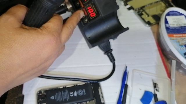 Замена батареи iphone 4 ( Замена батареи с iphone 4s на iphone 4 ) смотреть онлайн